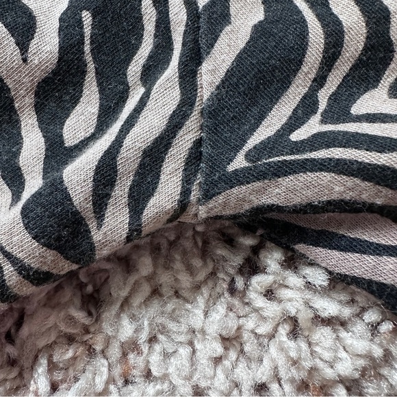 Vintage Y2K Alloy Zebra Print Cold Shoulder Long Sleeve Top Women’s Size Small - Picture 4 of 16